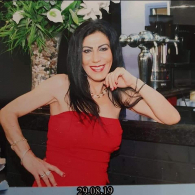 מחפשת אישה לבילויים בלבד